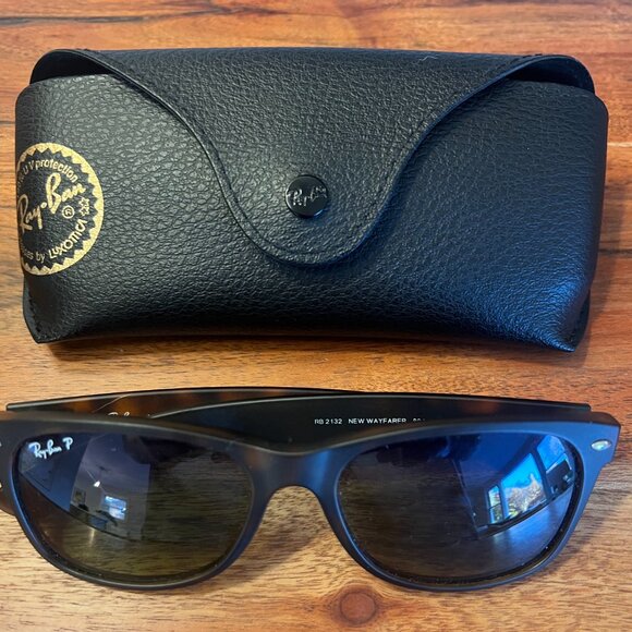 Ray-Ban RB2132 New Wayfarer Polarized Sunglasses – Excellent Condition - Picture 1 of 4